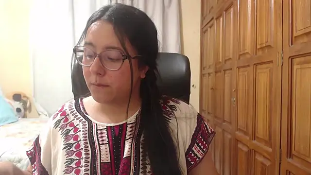 Snapshot of Venus_cat_ chatting on July 2026 03:53:02 AM Venus cat online show from July 2026 03:53:02 AM