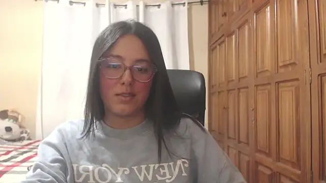 Snapshot of Venus_cat_ chatting on July 2026 03:32:01 AM Venus cat online show from July 2026 03:32:01 AM