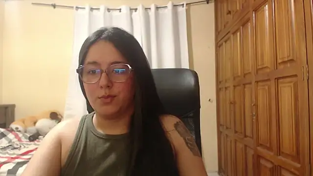 Snapshot of Venus_cat_ chatting on July 2026 11:18:01 PM Venus cat online show from July 2026 11:18:01 PM
