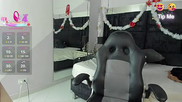 MayaCurvy online show from December 2025 05:47:02 AM