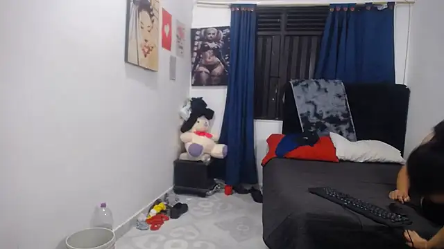 Snapshot of Meloncillo_and_Babyliss99 chatting on July 2026 12:49:01 AM Meloncillo and Babyliss99 online show from July 2026 12:49:01 AM