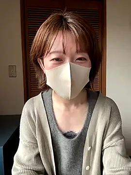 Snapshot of momo_yuipu chatting on October 2025 01:06:01 AM momo yuipu online show from October 2025 01:06:01 AM