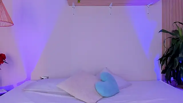 Megan Ritz online show from October 2025 03:40:02 AM