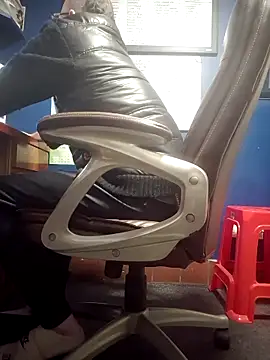 Curious9884 online show from November 2025 10:30:02 PM