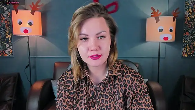 AriaEven online show from December 2025 10:02:02 AM