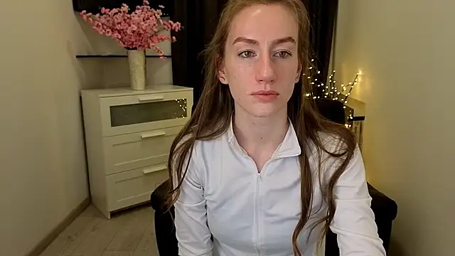 Snapshot of GoldenRose_ chatting on February 2026 01:21:02 PM GoldenRose online show from February 2026 01:21:02 PM