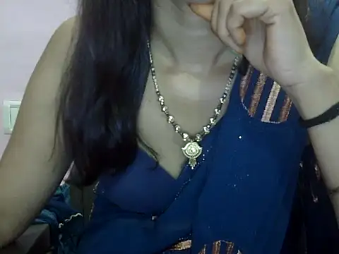 Laila Cute online show from May 2026 05:43:01 PM