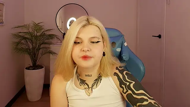 Shad0wPurr online show from October 2025 03:04:02 AM