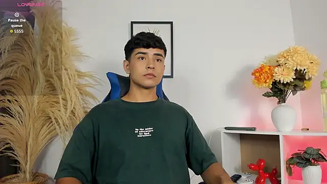 Snapshot of Thiago_Connor21 chatting on May 2026 11:33:02 PM Thiago Connor21 online show from May 2026 11:33:02 PM