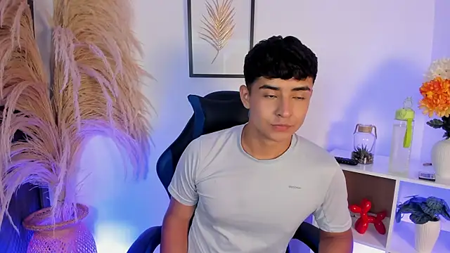 Snapshot of Thiago_Connor21 chatting on May 2026 11:36:01 PM Thiago Connor21 online show from May 2026 11:36:01 PM