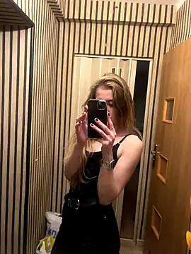 Snapshot of pleasedontpressaredburton chatting on October 2025 06:27:02 PM pleasedontpressaredburton online show from October 2025 06:27:02 PM