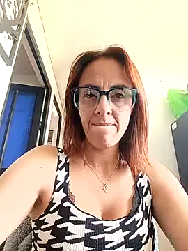 Jade 1-9 online show from November 2025 06:01:02 PM