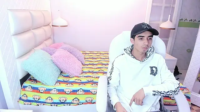 Hottie Guy online show from October 2025 12:13:02 PM