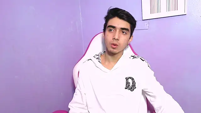 Hottie Guy online show from December 2025 05:55:02 PM