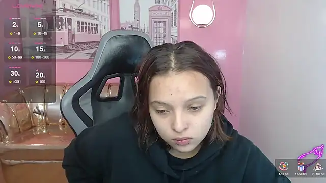 mia foster t online show from December 2025 01:37:02 PM