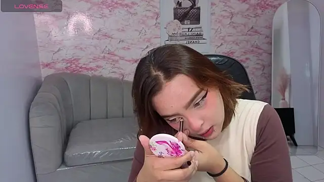 Snapshot of mia_foster_t chatting on February 2026 01:19:01 PM mia foster t online show from February 2026 01:19:01 PM