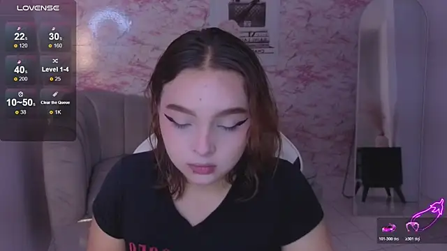 Snapshot of mia_foster_t chatting on February 2026 01:23:02 PM mia foster t online show from February 2026 01:23:02 PM