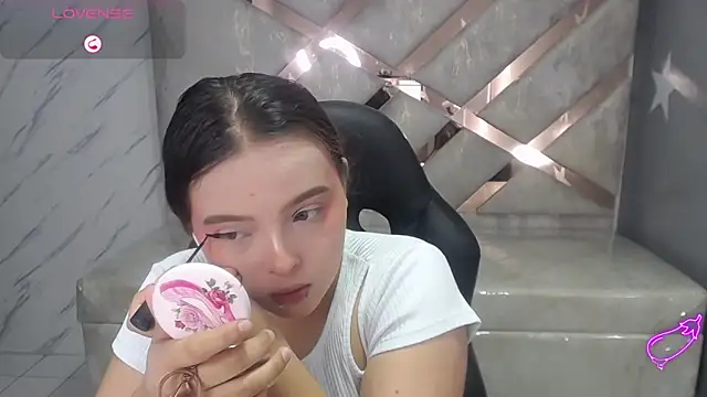 Snapshot of mia_foster_t chatting on April 2026 01:12:02 PM mia foster t online show from April 2026 01:12:02 PM