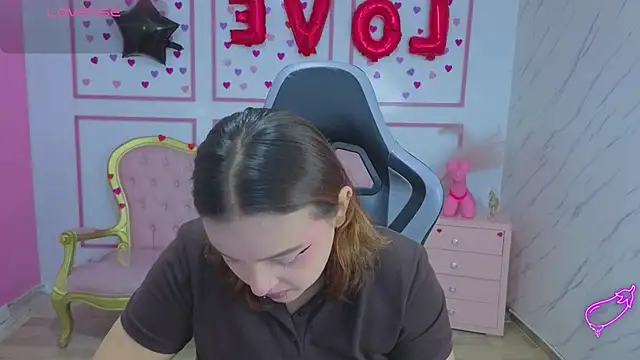 Snapshot of mia_foster_t chatting on April 2026 01:09:02 PM mia foster t online show from April 2026 01:09:02 PM