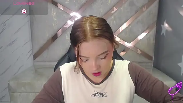 Snapshot of mia_foster_t chatting on April 2026 01:12:01 PM mia foster t online show from April 2026 01:12:01 PM