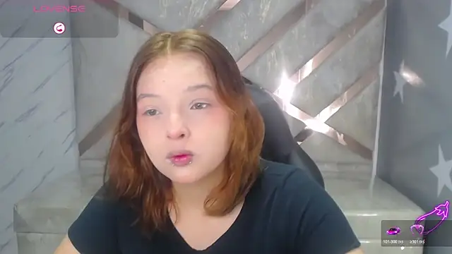 Snapshot of mia_foster_t chatting on April 2026 01:04:02 PM mia foster t online show from April 2026 01:04:02 PM