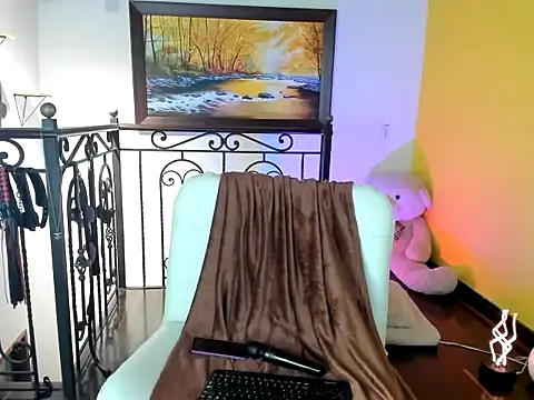 Zulyhenao online show from November 2025 09:53:01 AM