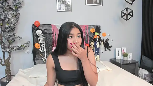 Nahomycarterr online show from November 2025 07:38:02 PM