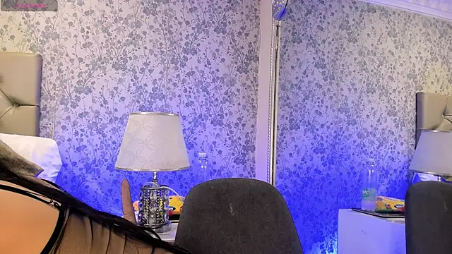 Clohe Bell online show from January 2026 01:27:01 PM