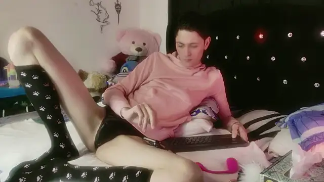 Tyler cat online show from April 2026 02:10:01 PM