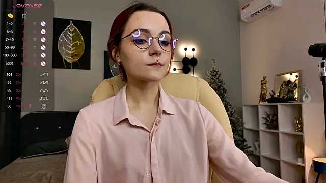 ElizabethMilller  online show from December 2025 10:29:02 PM