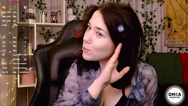 Kelly foox online show from February 2026 12:01:02 PM