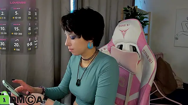 Sara Frayer online show from October 2025 04:09:02 AM