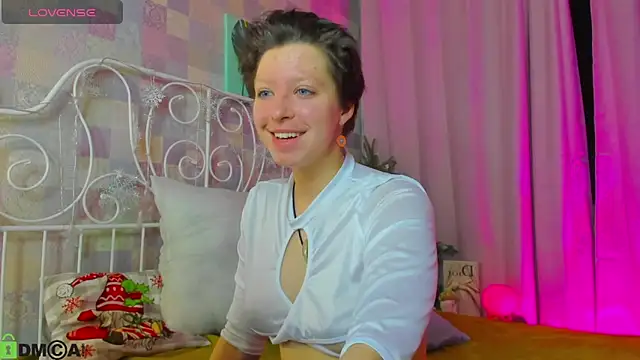 Sara Frayer online show from December 2025 01:45:02 AM