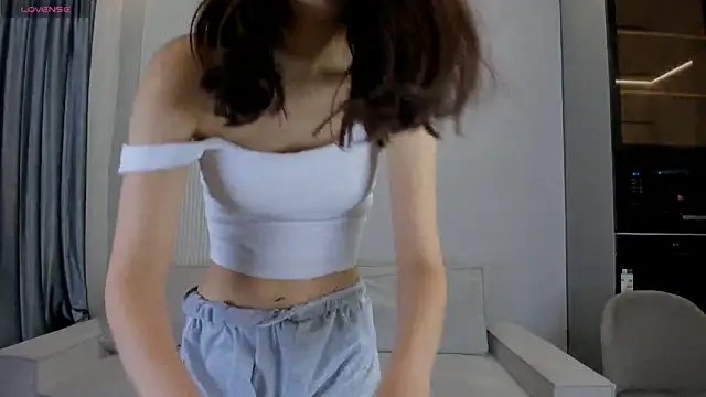 angel soo online show from November 2025 01:43:01 PM