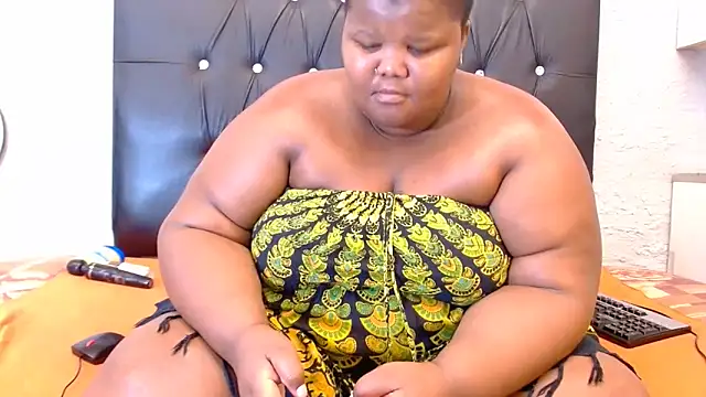 LadyBear2002 online show from February 2026 08:46:02 PM