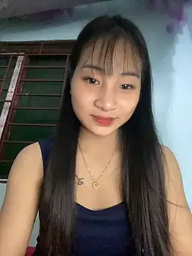 banlinh004 online show from October 2025 05:02:02 PM