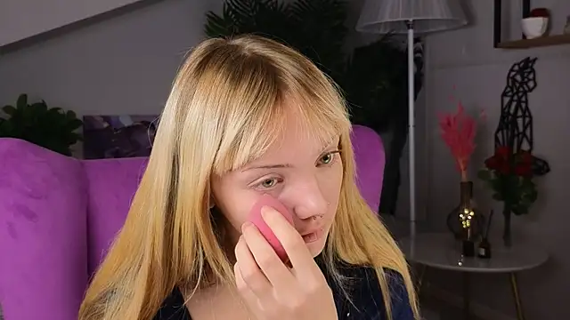 CelestaDicorcia online show from October 2025 12:25:02 PM