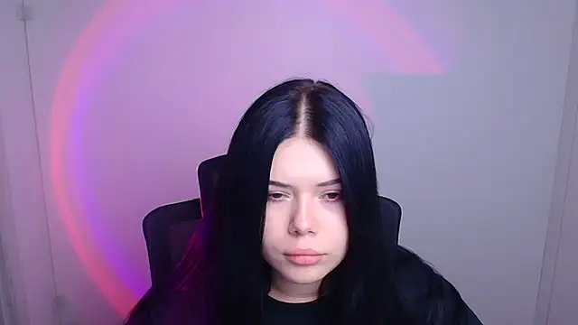 Mona Esty online show from October 2025 05:10:02 PM