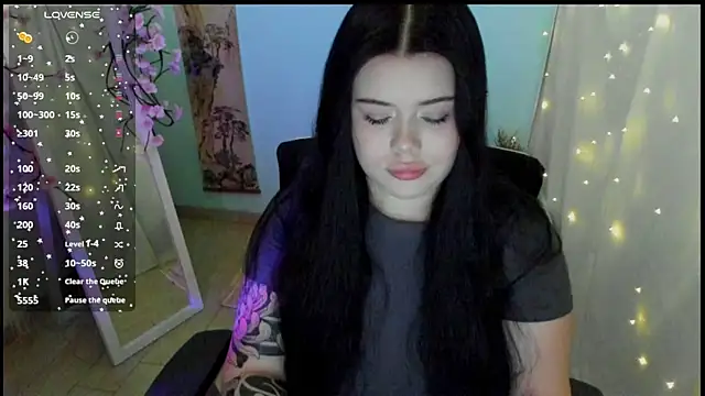 Mona Esty online show from April 2026 06:18:01 AM