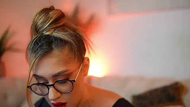 AileenKiss online show from December 2025 08:04:02 PM