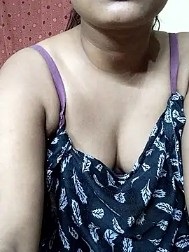 Aditi1996 online show from November 2025 06:18:02 PM