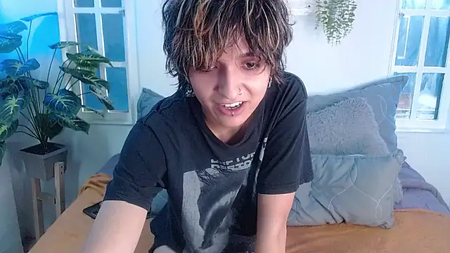 noellee   online show from October 2025 01:31:01 PM