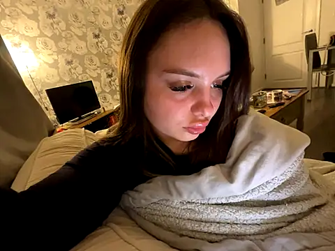 Snapshot of EllaStarrxxx chatting on October 2025 01:15:01 AM EllaStarrxxx online show from October 2025 01:15:01 AM