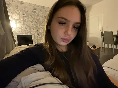 Snapshot of EllaStarrxxx chatting on October 2025 09:47:02 PM EllaStarrxxx online show from October 2025 09:47:02 PM