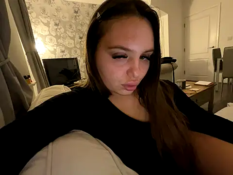 Snapshot of EllaStarrxxx chatting on December 2025 01:22:02 AM EllaStarrxxx online show from December 2025 01:22:02 AM