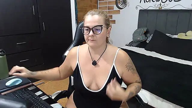 Snapshot of perlagoloza05 chatting on July 2026 03:22:01 AM perlagoloza05 online show from July 2026 03:22:01 AM