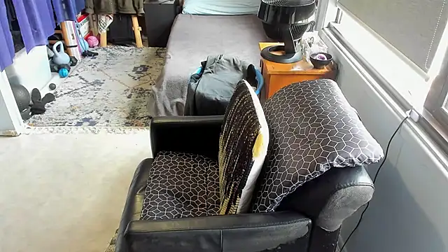 Snapshot of CassiusJohnson chatting on October 2025 03:08:01 AM CassiusJohnson online show from October 2025 03:08:01 AM