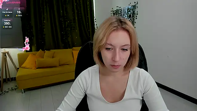 Snapshot of Emma_Garcias chatting on October 2025 11:24:01 AM Emma Garcias online show from October 2025 11:24:01 AM