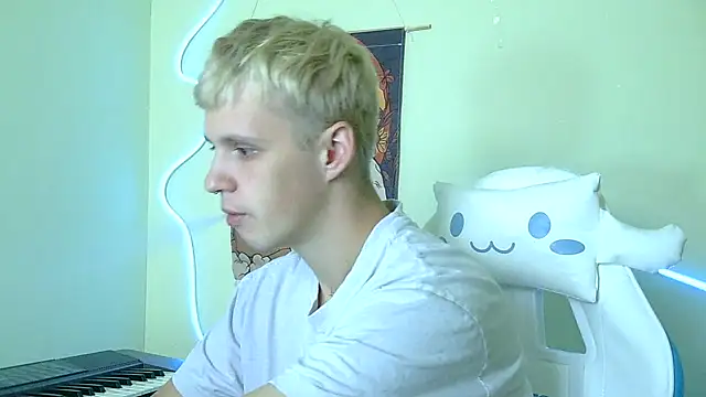 Snapshot of _Timmy_Boy_ chatting on October 2025 11:08:02 AM Timmy Boy online show from October 2025 11:08:02 AM