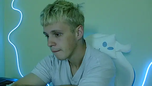 Snapshot of _Timmy_Boy_ chatting on October 2025 11:57:02 PM Timmy Boy online show from October 2025 11:57:02 PM